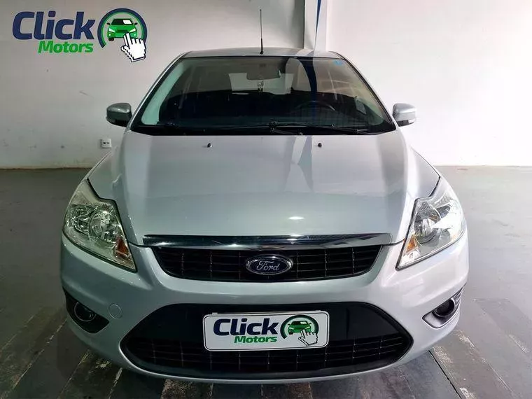 Ford Focus Prata 8