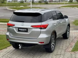 Toyota Hilux SW4