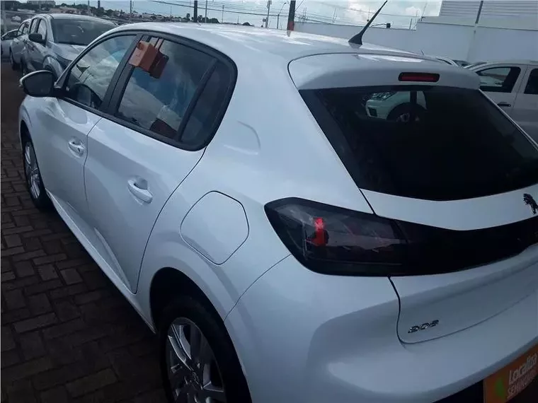 Peugeot 208 Branco 5