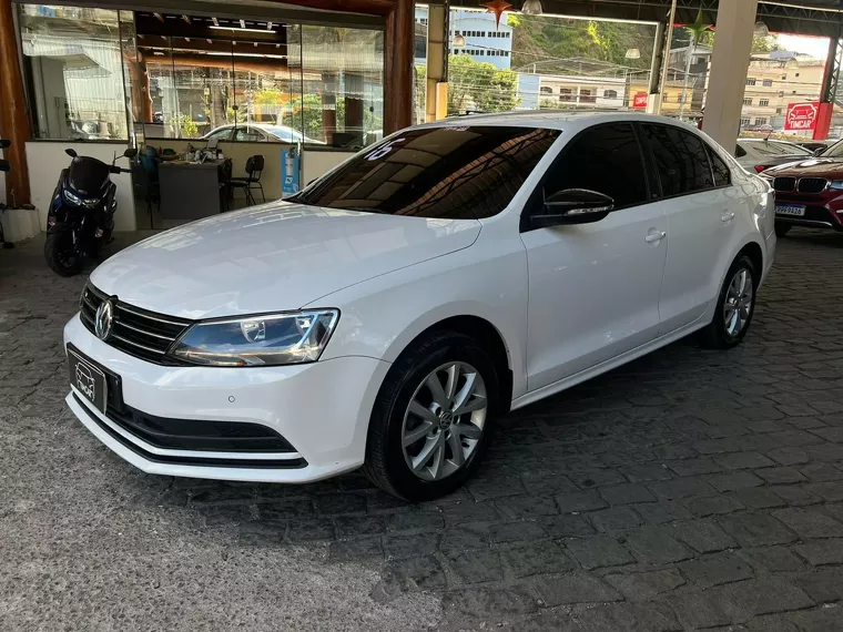 Volkswagen Jetta Branco 4