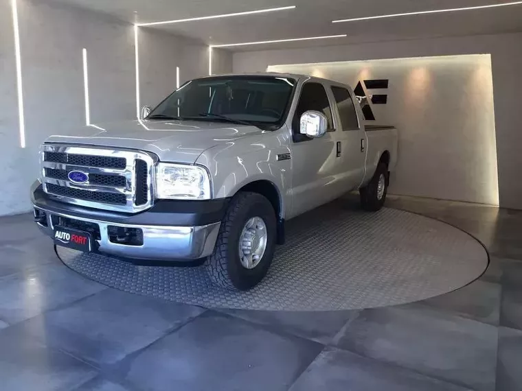 Ford F-250 Prata 1