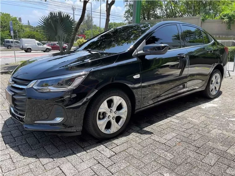 Chevrolet Onix Preto 2