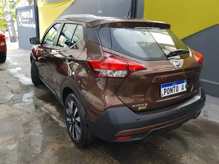 Nissan Kicks Marrom 1