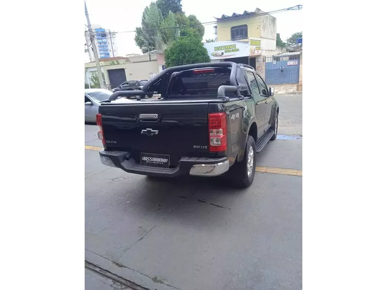 Chevrolet S10 Preto 11