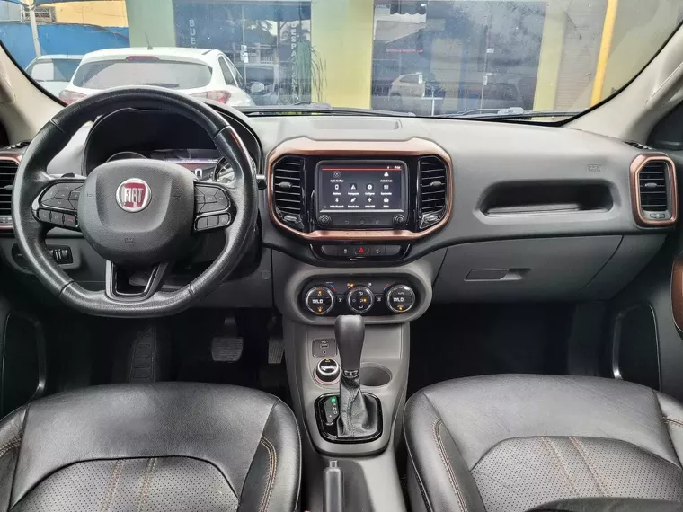 Fiat Toro Cinza 1