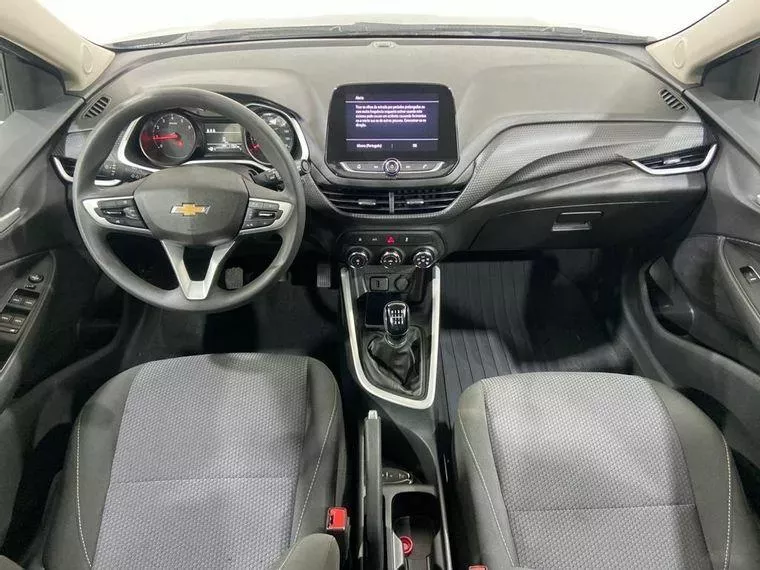 Chevrolet Onix Preto 14