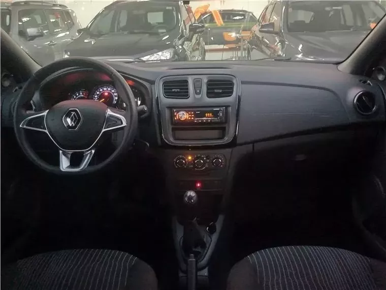 Renault Logan Prata 10