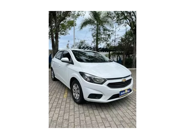 Chevrolet Onix Branco 4