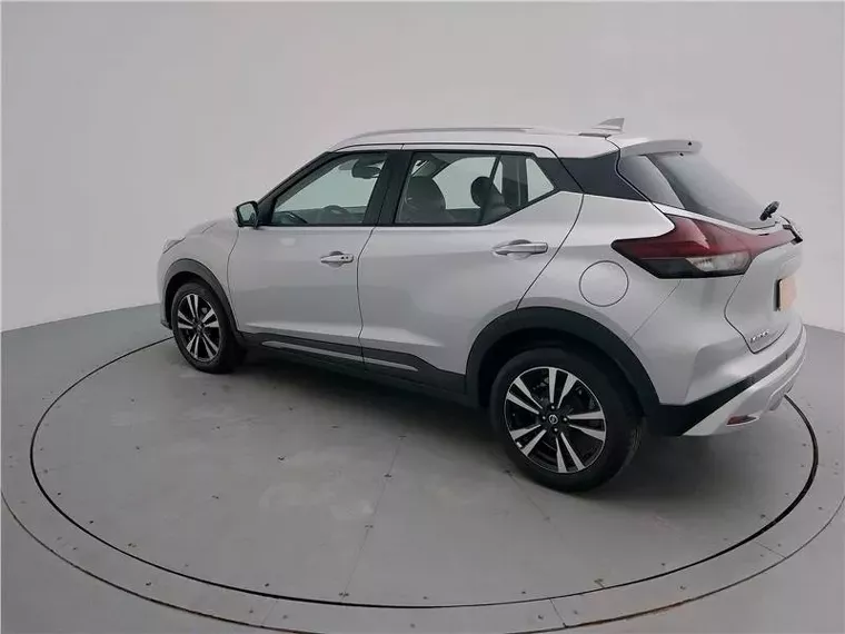 Nissan Kicks Prata 14