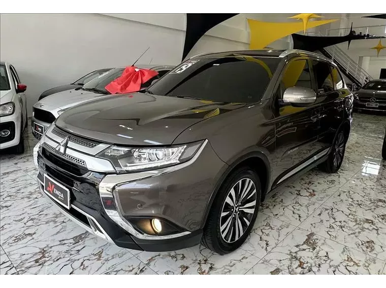 Mitsubishi Outlander Marrom 9