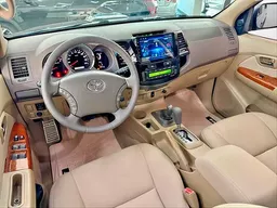 Toyota Hilux SW4