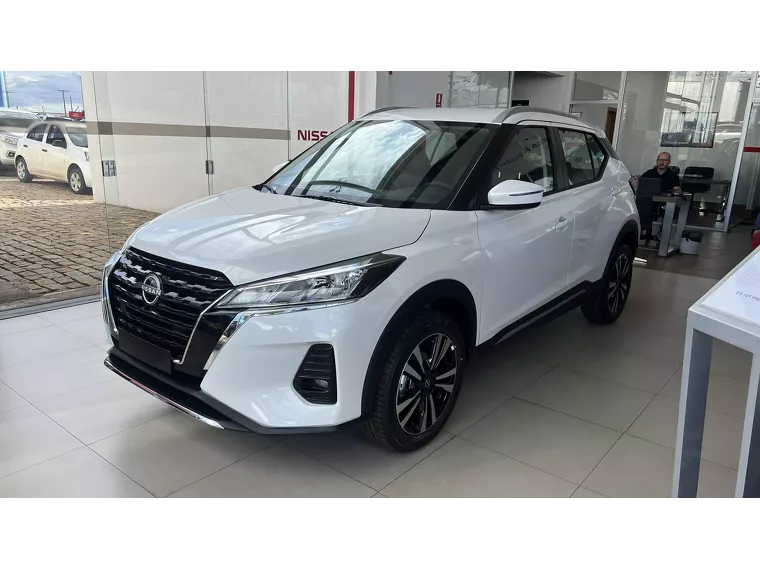 Nissan Kicks Branco 15