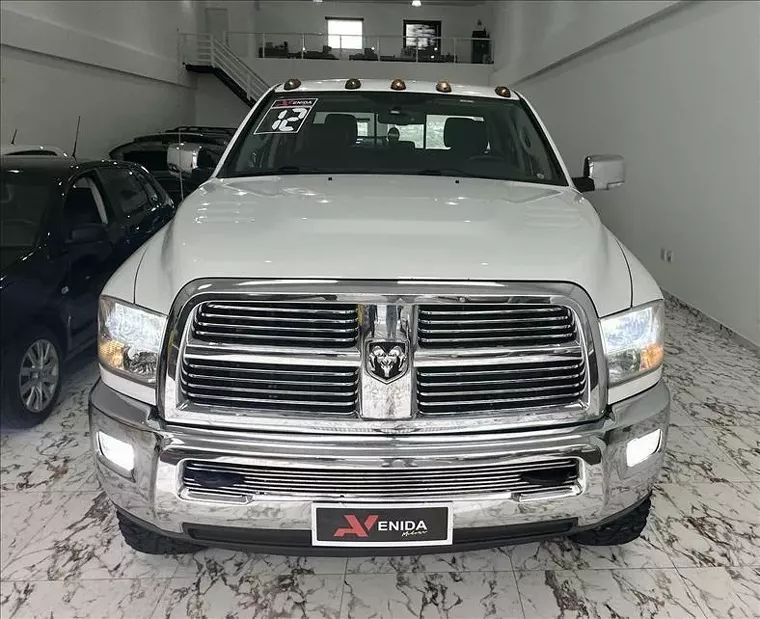 RAM 2500 Branco 4