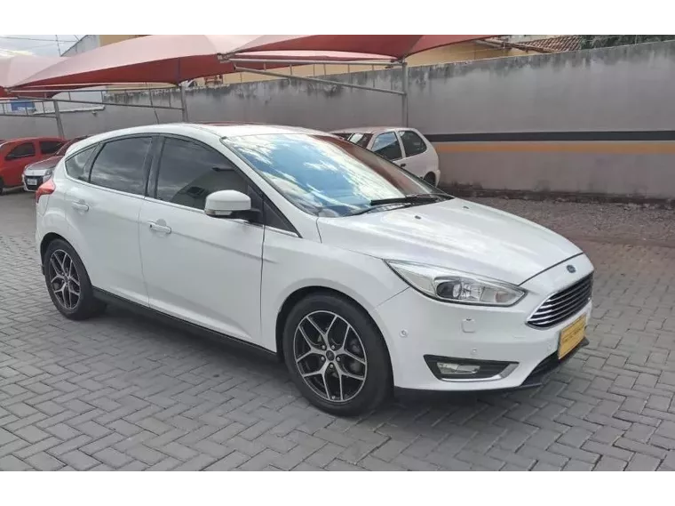 Ford Focus Branco 8