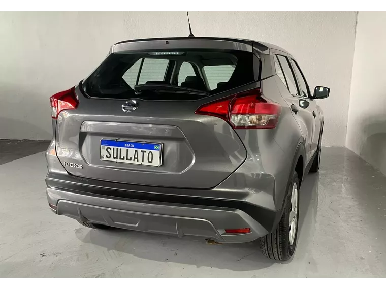 Nissan Kicks Cinza 4