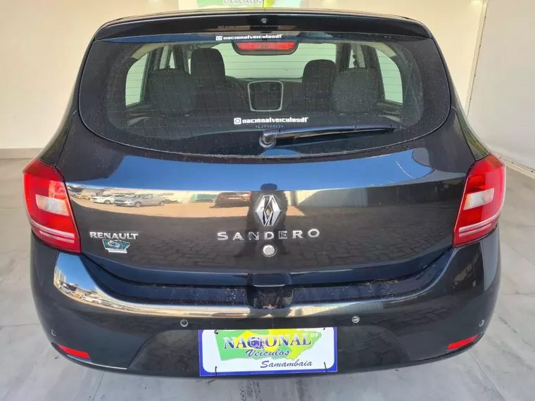 Renault Sandero Preto 6