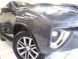 Toyota Hilux SW4