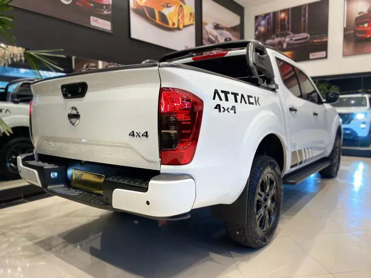 Nissan Frontier Branco 12