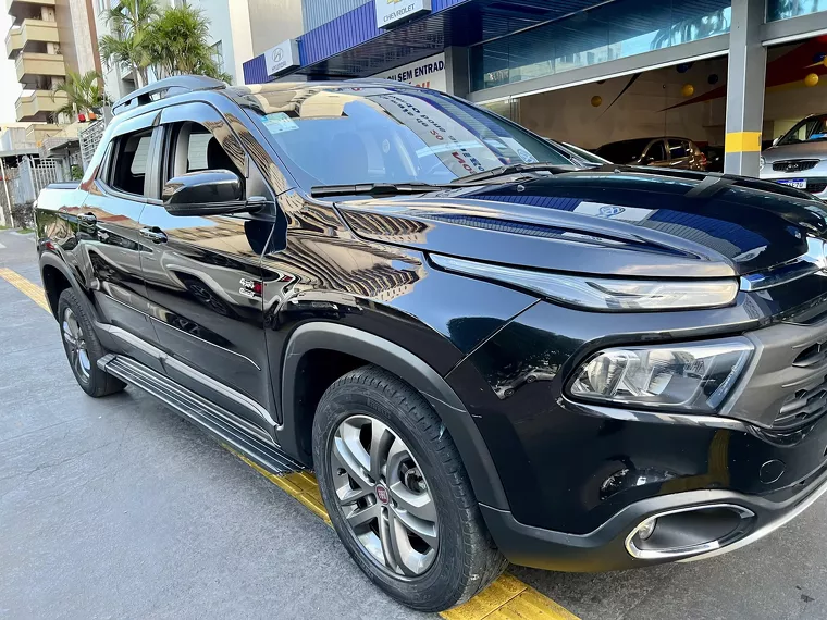 Fiat Toro Preto 9