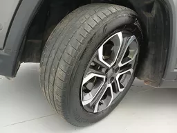 Jeep Commander