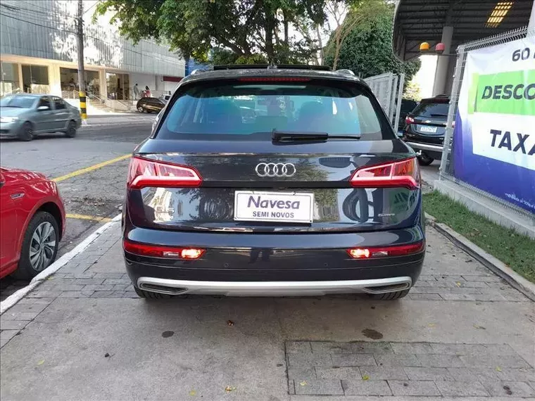 Audi Q5 Preto 14