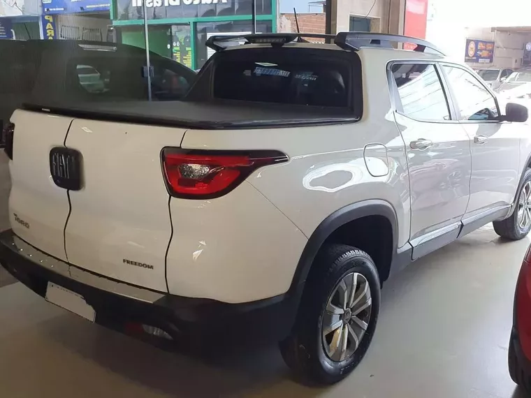 Fiat Toro Branco 2