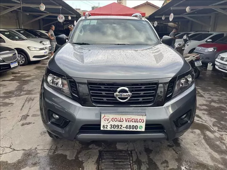 Nissan Frontier Cinza 1