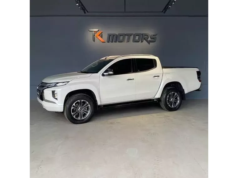 Mitsubishi L200 Triton Branco 1