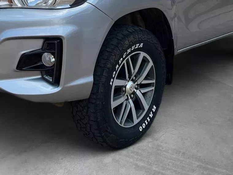 Toyota Hilux Prata 3