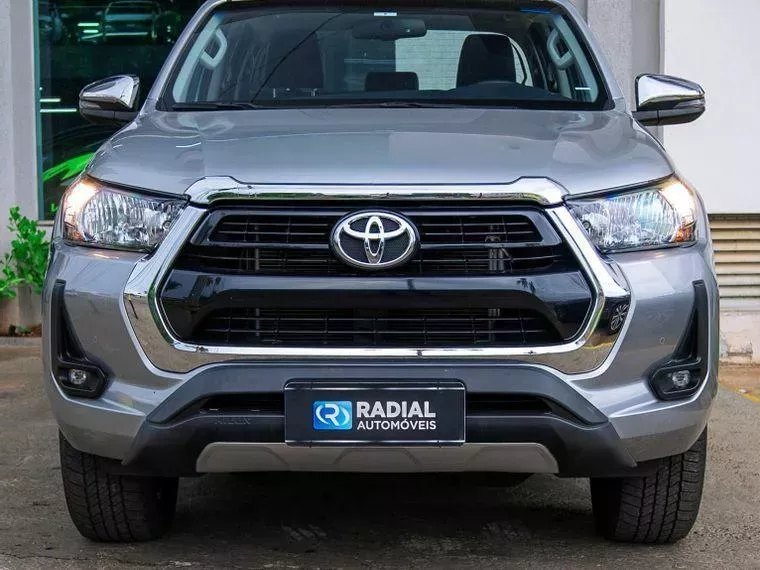 Toyota Hilux Prata 10