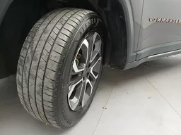 Jeep Commander
