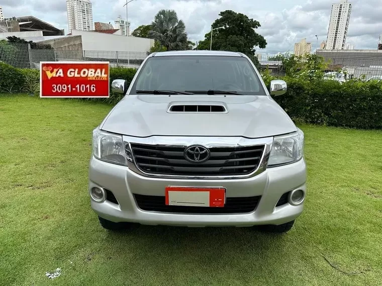 Toyota Hilux Prata 5