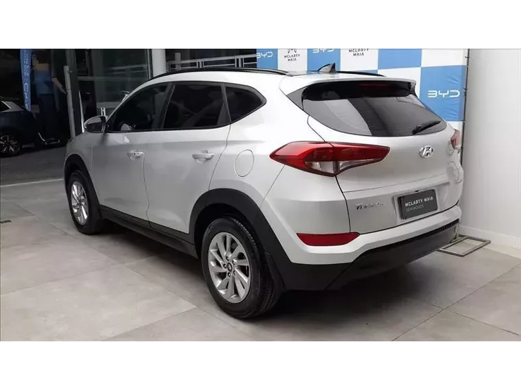 Hyundai Tucson Prata 4