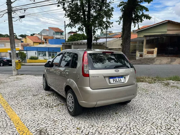 Ford Fiesta Prata 6