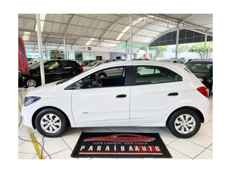 Chevrolet Onix Branco 5