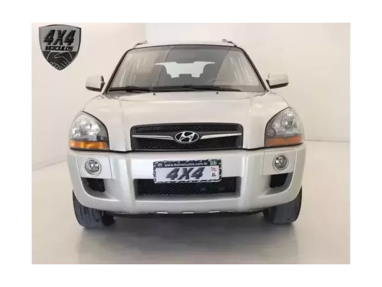 Hyundai Tucson Prata 4