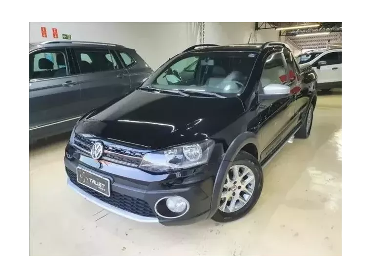 Volkswagen Saveiro Preto 4