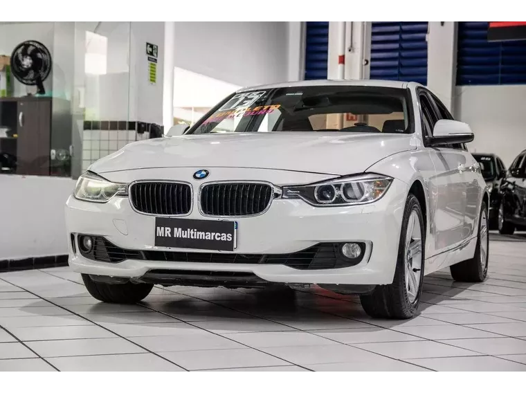 BMW 320i Branco 7