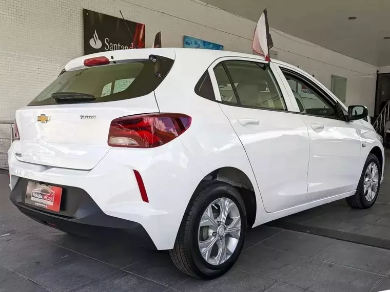 Chevrolet Onix Branco 6