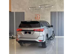 Toyota Hilux SW4