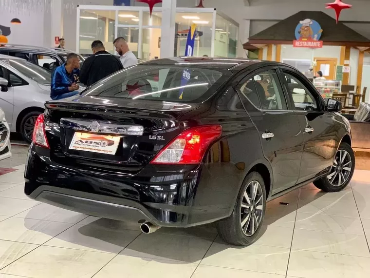 Nissan Versa Preto 2