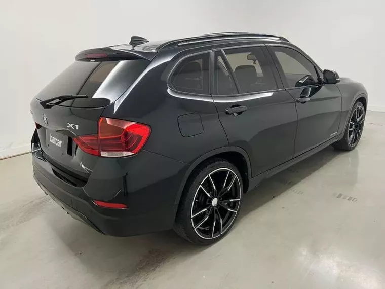 BMW X1 Preto 3