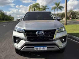 Toyota Hilux SW4