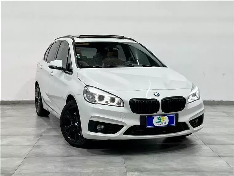 BMW 225i Branco 6