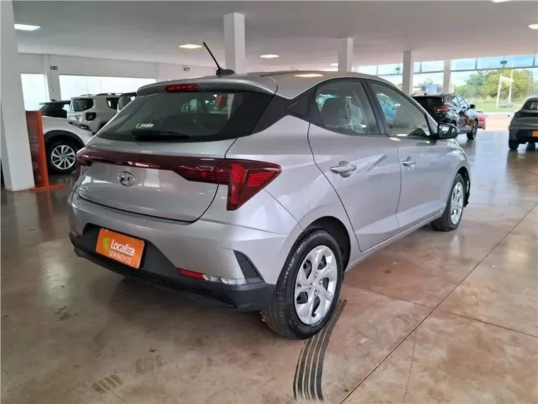 Hyundai HB20 Prata 16