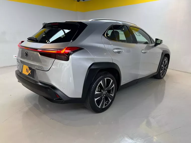 Lexus UX 250H Prata 1