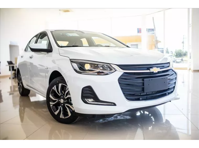 Chevrolet Onix Branco 14