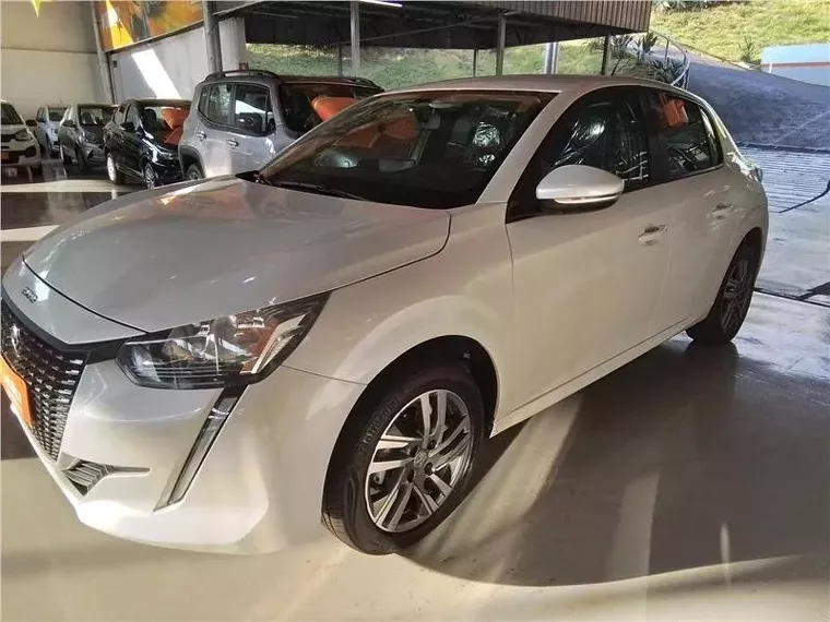 Peugeot 208 Branco 3