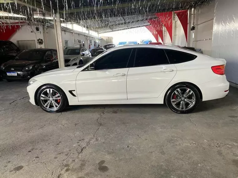 BMW 320i Branco 16