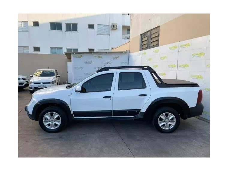 Renault Duster Oroch Branco 19